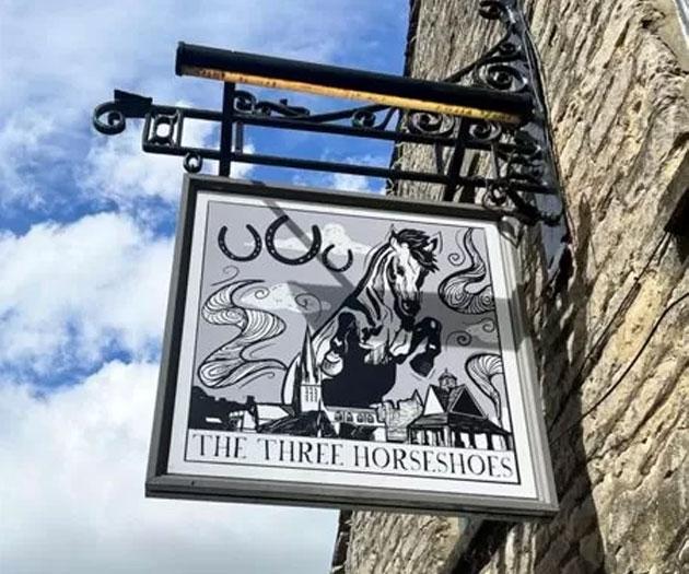 Three Horseshoes Witney pub signage