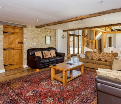 The Barn Living Area - StayCotswold 