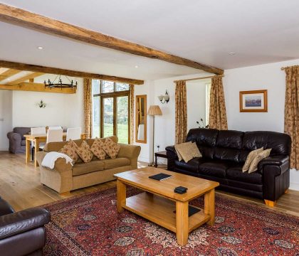 The Barn Living Area - StayCotswold 