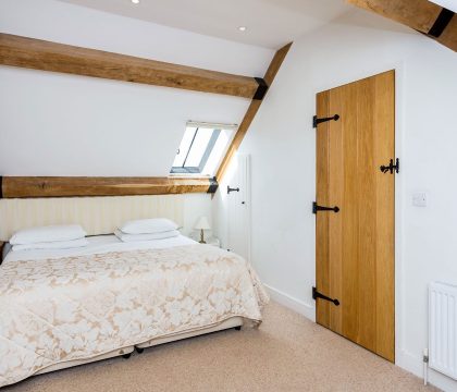 The Barn Bedroom 4  - StayCotswold 