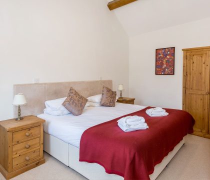 Goodlake Barns Bedroom - StayCotswold