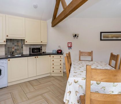 Flower Barn Kitchen and Dining Area - StayCotswold