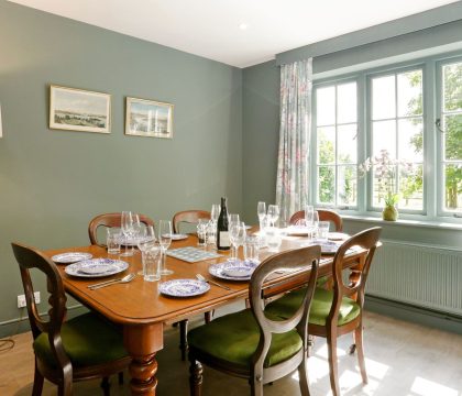 Meadow Cottage Dining Room - StayCotswold