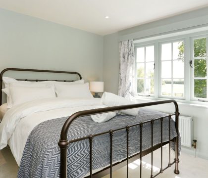 Meadow Cottage Double Bedroom - StayCotswold