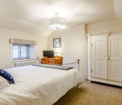 Wood Cottage Bedroom- StayCotswold