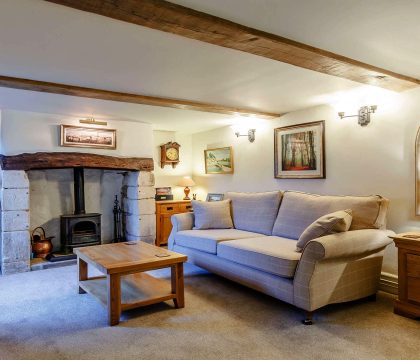 Wood Cottage Sitting Room - StayCotswold