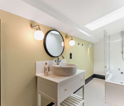 Folly View Bathroom - StayCotswold