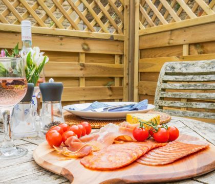 Rye Outdoor Dining - StayCotswold
