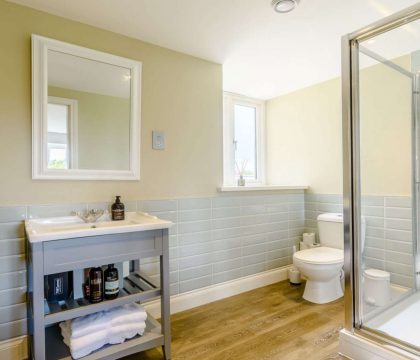 The Farmhouse Bathroom - StayCotswold