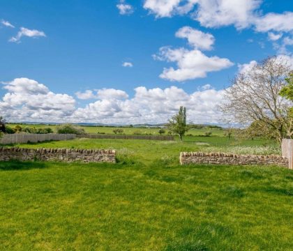 The Farmhouse Garden - StayCotswold