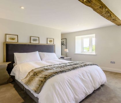 The Farmhouse Double Bedroom - StayCotswold