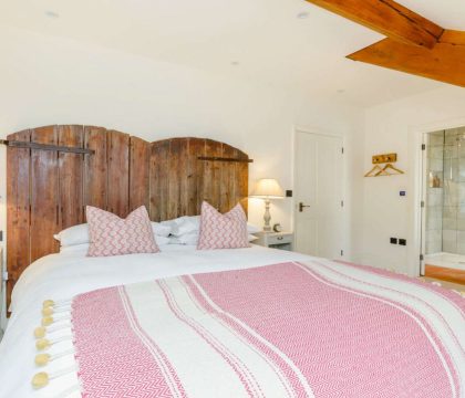 High Barn & Little Barn Bedroom - StayCotswold