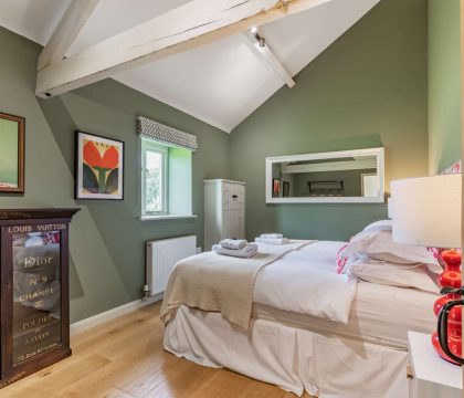 Kingfisher Twin Bedroom - StayCotswold