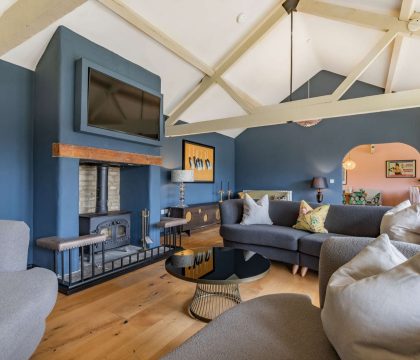 Kingfisher Barn Living Room - StayCotswold