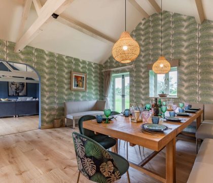 Kingfisher Barn Dining Room - StayCotswold