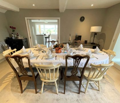 The Farmhouse Dining Room - StayCotswold