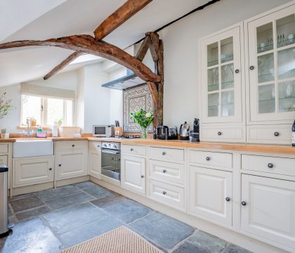 Wendle Cottage Kitchen - StayCotswold