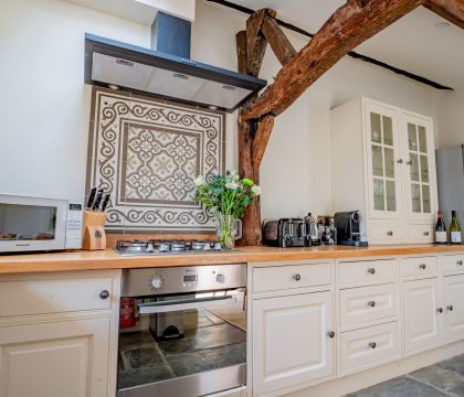 Wendle Cottage Kitchen - StayCotswold
