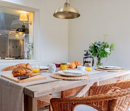 Wendle Cottage Dining Room- StayCotswold