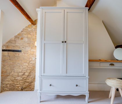 Wendle Cottage Bedroom - StayCotswold