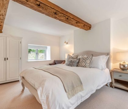 Manor Farm Cottage Double Bedroom - StayCotswold