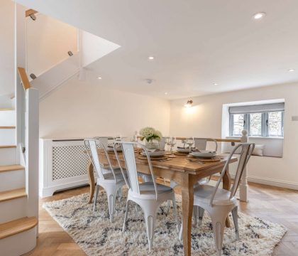 Manor Farm Cottage Dining Area - StayCotswold