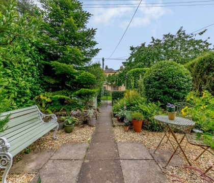 Star Cottage Patio - StayCotswold