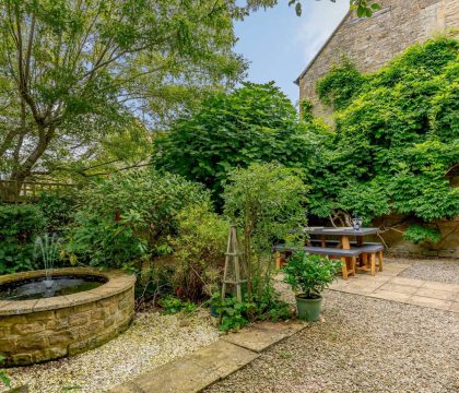 Star Cottage Pond - StayCotswold