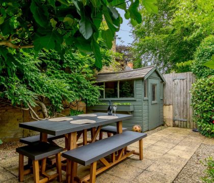 Star Cottage Outdoor Dining Area - StayCotswold