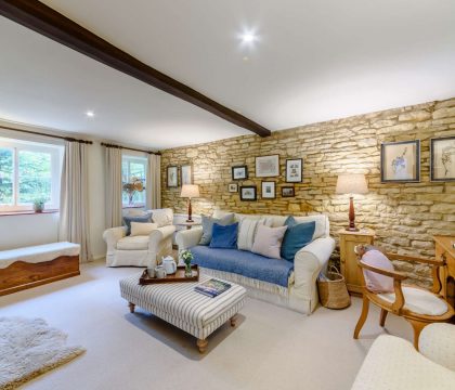 Star Cottage Lounge - StayCotswold