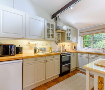 Star Cottage Kitchen - StayCotswold