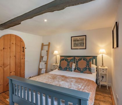 Garden Cottage Double Bedroom - StayCotswold