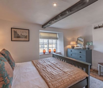 Garden Cottage Double Bedroom - StayCotswold