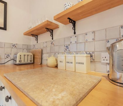 Tyte Cottage Kitchen - StayCotswold