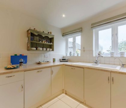 Star Cottage Kitchen - StayCotswold