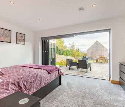 The New Bakehouse Double Bedroom - StayCotswold