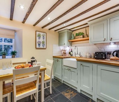 Blenheim Cottage Kitchen/Dining Room - StayCotswold