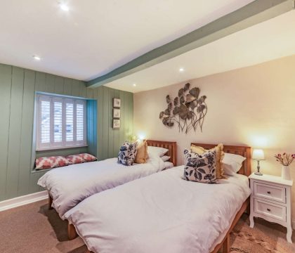 Blenheim Cottage Twin Room - StayCotswold
