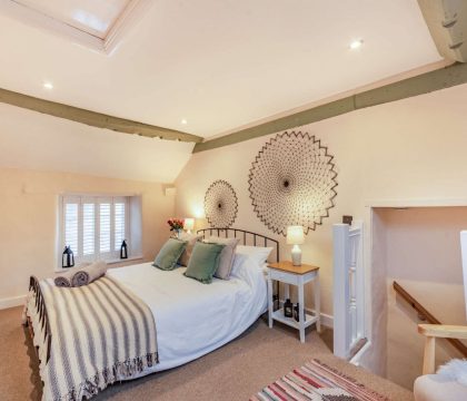 Blenheim Cottage Master Bedroom - StayCotswold