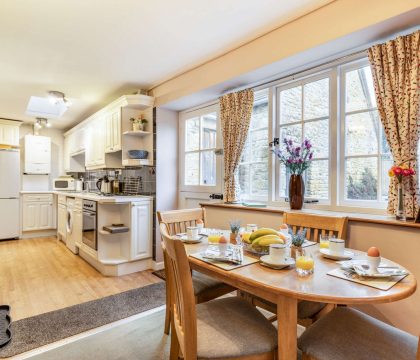 Lavender Cottage Kitchen/Dining Room - StayCotswold
