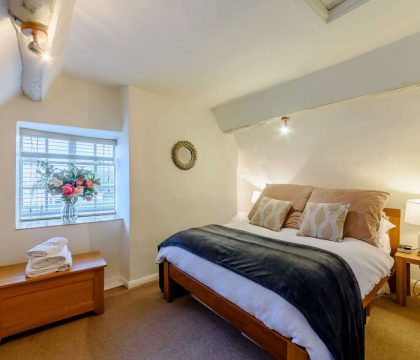 Orchard Cottage Double Bed - StayCotswold