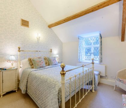 Rose Tree Cottage Double Bed - StayCotswold