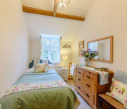 Rose Tree Cottage Single Bed - StayCotswold