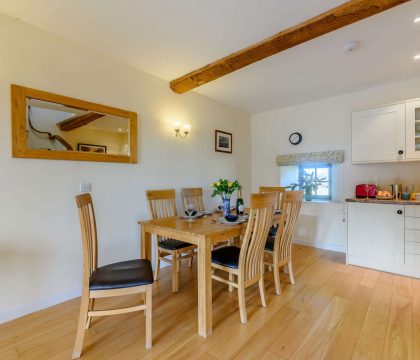 Will's Cottage Dining Area - StayCotswold