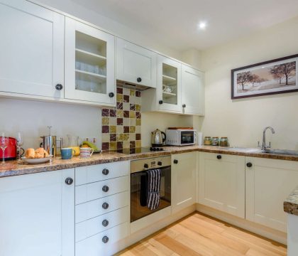 Will's Cottage Kitchen - StayCotswold