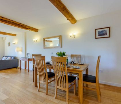 Will's Cottage Dining Area - StayCotswold