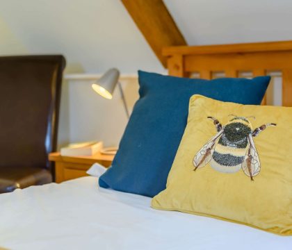 Will's Cottage Double Bed - StayCotswold
