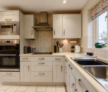 Landgate House Kitchen - StayCotswold