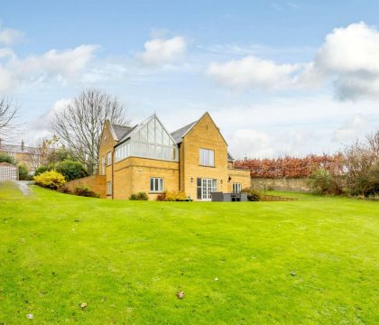 Landgate House Garden - StayCotswold