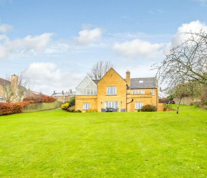 Landgate House Garden - StayCotswold